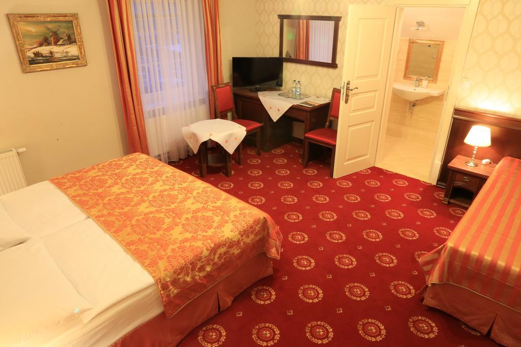Hotel Kopernik Цехоцинек Экстерьер фото