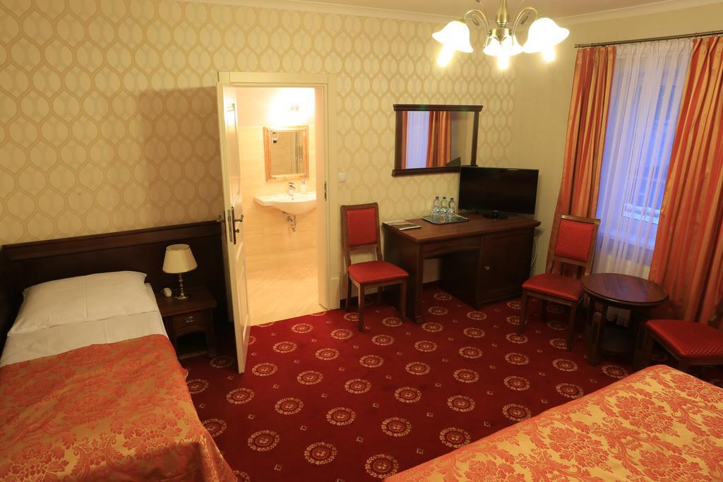 Hotel Kopernik Цехоцинек Номер фото