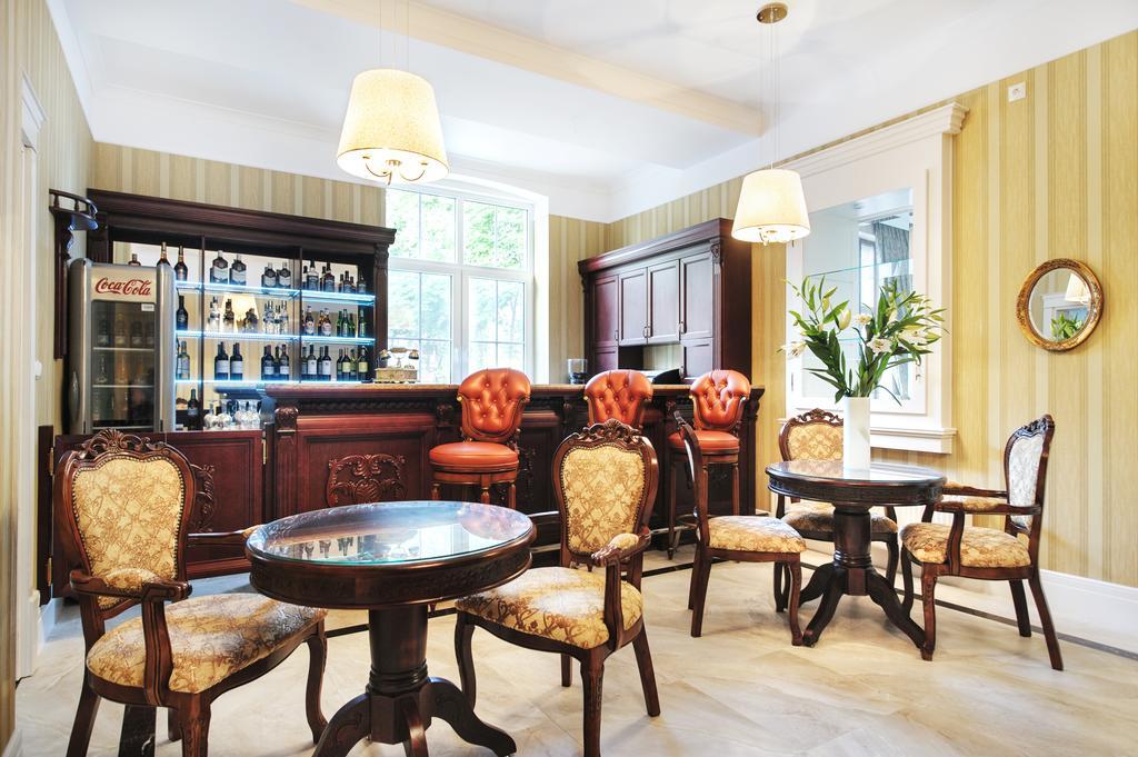 Hotel Kopernik Цехоцинек Экстерьер фото