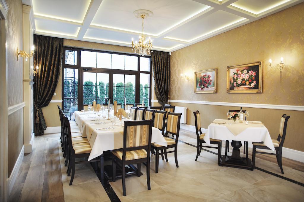Hotel Kopernik Цехоцинек Экстерьер фото