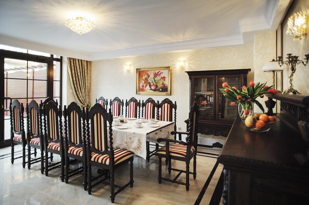 Hotel Kopernik Цехоцинек Экстерьер фото
